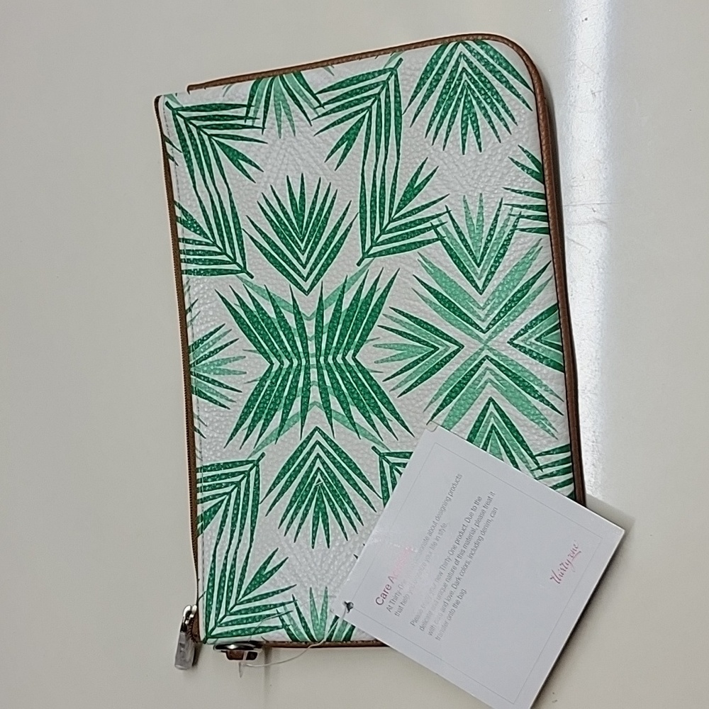 Thirty-one jewel clutch